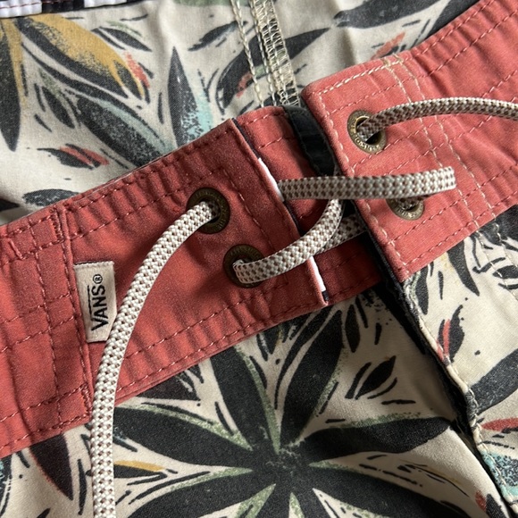 Vans board shorts - Picture 5 of 6